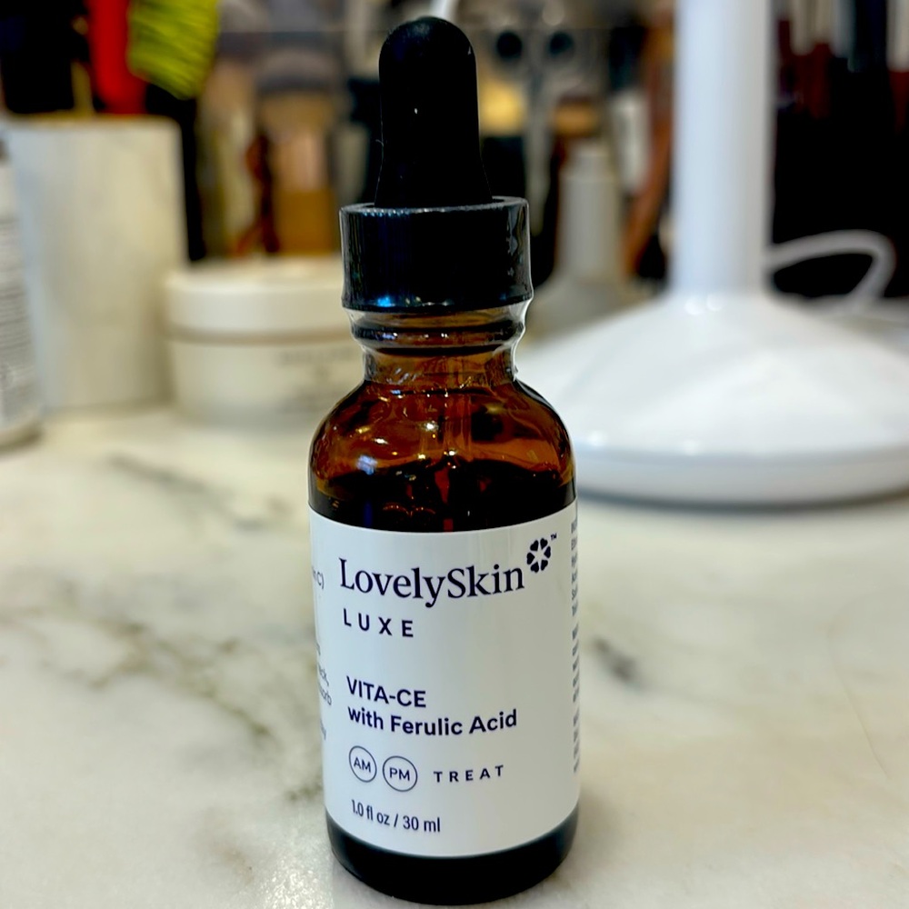 LovelySkin Luxe Vita-CE vitamin C with Ferulic Acid brand new still sealed